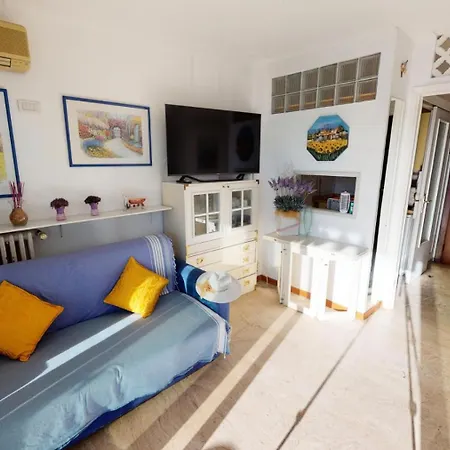 Apartment Le Garavan Beach - Giotto - Joli Studio Face Mer Proche Plage Et Commercers Avec Terrasse Mae-9614 *